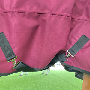 Подгонянный цветной дышащий коврик для дождя, прочный коврик для лошадей с хлопковым флисовым наполнением, водонепроницаемое зимнее оборудование для лошадей - Product Image 5