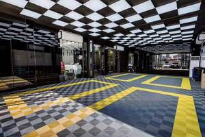 Tapis de sol en plastique à emboîtement à installation rapide pour le garage d'entrepôt résistant aux taches d'huile facile à nettoyer - Product Image 2