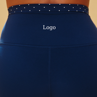 Ensemble de yoga et fitness quotidien pour femme : débardeur à col carré et empiècements contrastants à pois, et short taille haute moulant – Personnalisation OEM