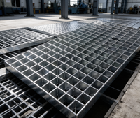 Grille en acier doux avec barres soudées, grilles en acier galvanisé, longue durée de vie, utilisées pour les passerelles en acier