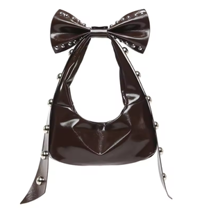 Nouveau Sac à Bandoulière Mignon avec Rivets en Forme de Nœud, Sac Fourre-Tout en Cuir Brillant Tendance pour Femme - Product Image 1