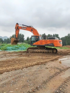 Excavatrice sur chenilles Doosan DX420 d'occasion haute performance, 42 tonnes, certifiée CE, avec attache rapide, brise-roche et moteur Doosan Daewoo - Product Image 3