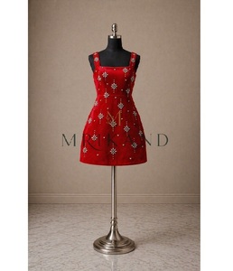 Vestido Mini de Diseñador Exclusivo para Mujer con Bordado de Cristales de Primera Calidad y Elegante Lazo en la Espalda para Eventos Nocturnos - Product Image 3