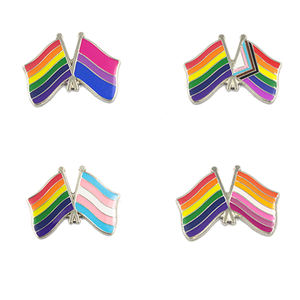 Fábrica de diseño personalizado de Metal regalo en blanco lindo Anime Arco Iris Gay insignia orgullo corazón bandera esmalte Pin Set para <span class=keywords><strong>LGBT</strong></span> Pin de solapa - Product Image 4