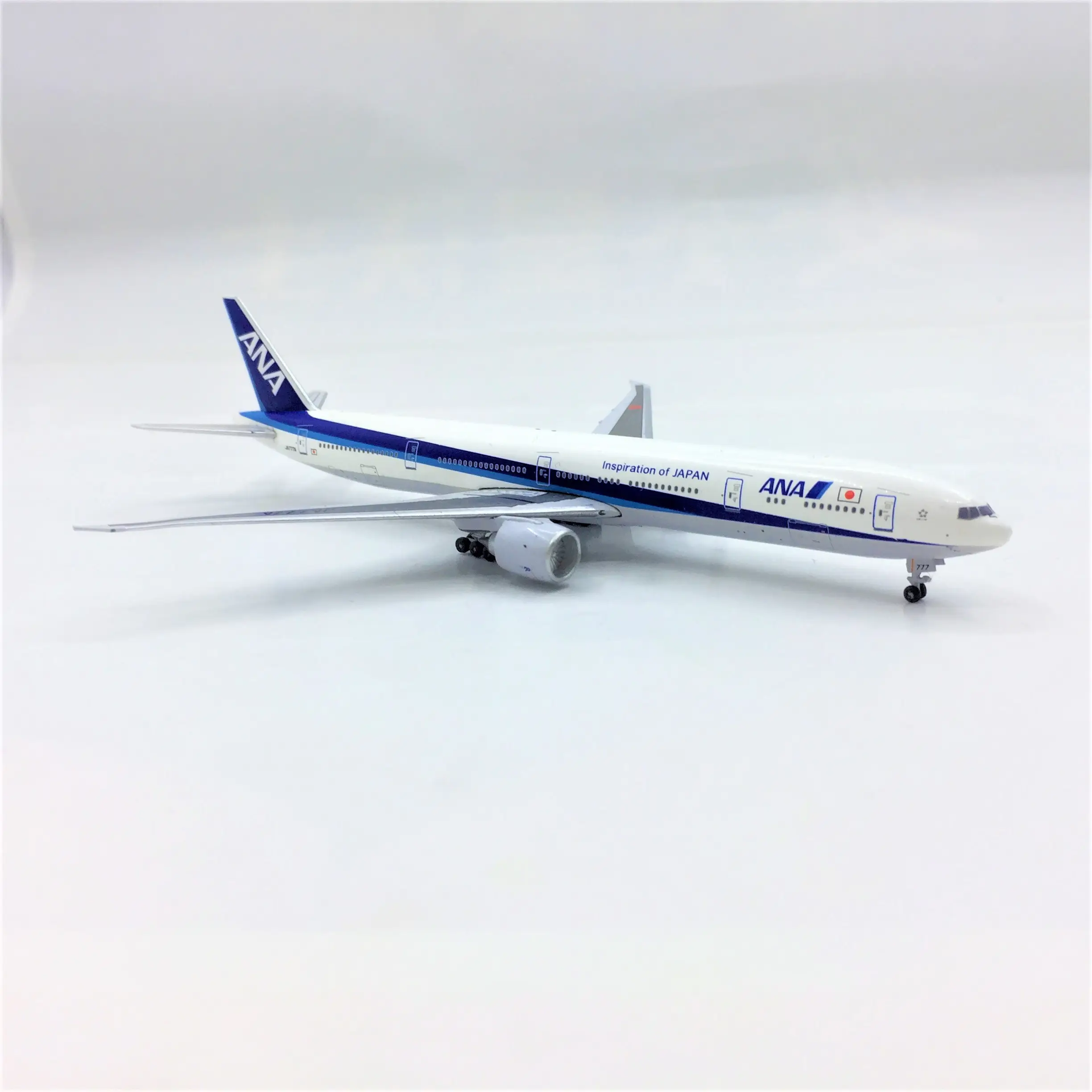 Масштаб 1, 500, Индивидуальная модель самолета 777, высокодетализированная модель самолета из литого под давлением для авиакомпаний ANA airlines