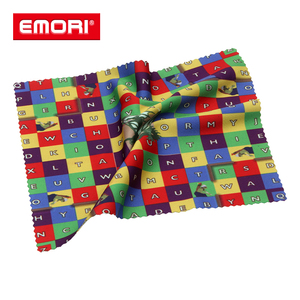 Paño de Limpieza de Microfibra de Alta Calidad para Limpiar Gafas de la Forma de la Manera que se Lleva, Elimina Bacterias y Polvo, con Logotipo - Product Image 5