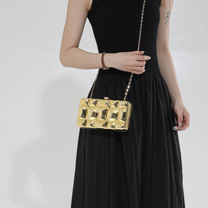 <span class=keywords><strong>Borsa</strong></span> Clutch Trendy in Acrilico Trapuntato Metallizzato da Donna con <span class=keywords><strong>Tracolla</strong></span> <span class=keywords><strong>a</strong></span> Catena per Feste e Matrimoni - Product Image 4