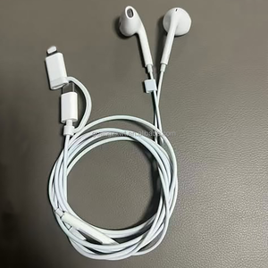 Auriculares Intrauditivos Universales 2 en 1 con Doble Conector Tipo-C / USB-L, Auriculares con Cable y Micrófono Incorporado y Control de Volumen - Product Image 3