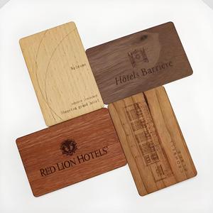 Carte NFC en bois 85x54x1,3 mm, design clé de chambre d'hôtel, logo personnalisé disponible - Product Image 1