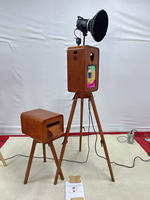 Photomaton vintage en bois 360° avec supports de pieds pliables triangulaires, compatible avec iPad et appareil photo pour fêtes et mariages
