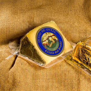 Quesos Cristo Del Prado de España, Queso de Leche de Oveja Cruda Madurada con Romero y Jabón Ibérico, Empaque a Granel/Caja, Listo para Consumir, Venta al por Mayor, 420g - Product Image 1