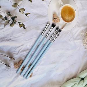Pinceau éventail double-embout à manche en bois, spatule pour anticernes, pinceau de maquillage pour le visage pour la poudre, avec virole en aluminium - Product Image 1