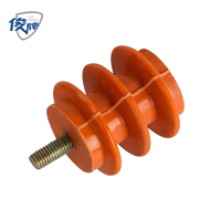 Colonne isolante industrielle en résine époxy pour barres omnibus en cuivre IP65 10A 380V 50/60Hz, isolateur jaune à fixation par vis pour distribution