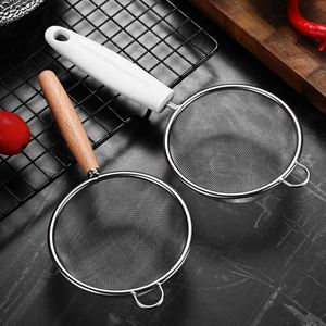 Mini Spatule Séparatrice en Acier Inoxydable 304 avec Manche en Bois, Filtre Anti-Fuite pour Huile et Débris de Hot Pot, Maille d'Étanchéité pour Cuisine Domestique - Product Image 1