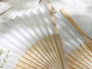 2025 recién llegado prestigiosos ventiladores de mano de cartón de bambú personalizados característica ecológica - Product Image 5