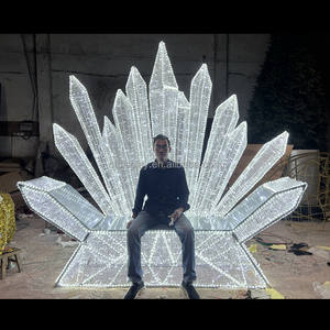 บัลลังก์แช่แข็งไฟตกแต่งคริสต์มาสกลางแจ้งขนาดใหญ่มีหนามแหลม - Product Image 1