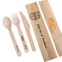 Vente en gros de fourchette cuillère couteau écologique résistant à la chaleur avec serviette en papier couverts jetables boisés en bambou