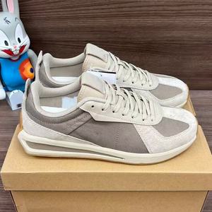 Chaussures de sport luxueuses pour hommes, à lacets, respirantes, en maille, avec contraste de couleurs gris et blanc, dessus en cuir véritable - Product Image 3