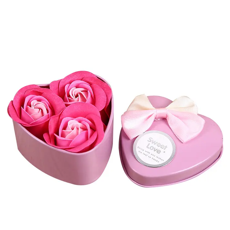 Romantische künstliche Dekoration Seife Rose Herzform Geschenk box Großhandel 3 Rosen Hochzeit Chinesisches Neujahr Geschenk box Muttertag