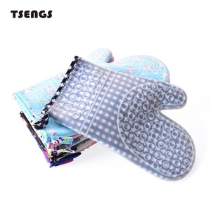 Usine directe tissu enveloppé bord <span class=keywords><strong>Silicone</strong></span> gants longue cuisine four à micro-ondes <span class=keywords><strong>cuisson</strong></span> isolation thermique gants barbecue gril nourriture - Product Image 1