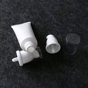 Vente en gros de tubes cosmétiques vides de luxe avec tête de pompe sans air, couleur blanche, 50 g - Product Image 4