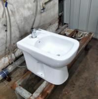 Ensemble WC et Bidet en Céramique à Chasse d'Eau par Gravité 2 Pièces pour l'Amérique du Sud, Installation à Trois Trous, Design Moderne pour Toilettes d'Hôtel