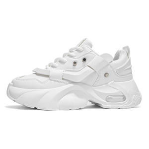 2024 <span class=keywords><strong>TikTok</strong></span> Hot New Plus Size Chaussures de papa pour hommes Hauteur augmentant les baskets de sport polyvalentes résistantes à l'usure avec doublure en maille à la mode - Product Image 5
