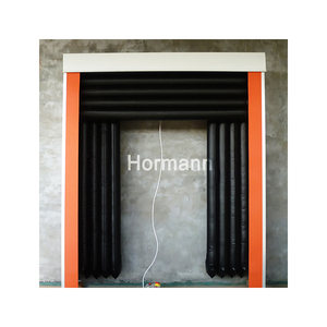 La plate-forme est équipée d'un abri <span class=keywords><strong>de</strong></span> quai d'étanchéité <span class=keywords><strong>de</strong></span> <span class=keywords><strong>porte</strong></span> scellé en éponge avec bande d'avertissement - Product Image 2
