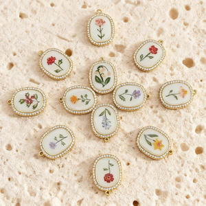 WEGOODZF Bijoux de mode anti-oxydation, <span class=keywords><strong>pendentif</strong></span> fleur de lune peint, breloque en cuivre pour chaussures, fabrication de bijoux personnalisés DIY - Product Image 1