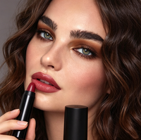 Rouge à lèvres mat organique et chimique en gros en noir imperméable à l'eau marque privée personnalisée maquillage bâton longue durée sans logo