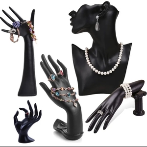 Présentoir à Colliers Polyvalent en Résine – Support de Présentation de Bijoux - Product Image 6