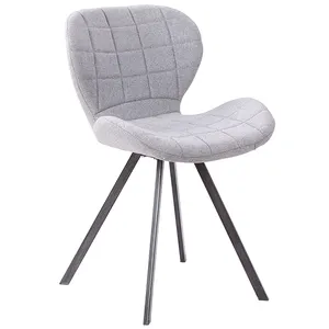 नि: शुल्क नमूने तकिया नई मॉडल उच्च फर्नीचर सफेद Crossback 4 बैठने की आधुनिक पंख कुर्सी भोजन खाने की कुर्सी के लिए संबंधों के साथ