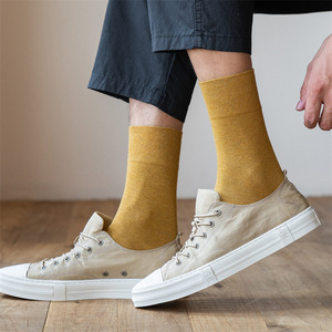 Men's Pure Cotton Crew Socks Solid Color Sweat Absorbent Winter Casual Socks Plus Size Regular Fit - Product Image 1