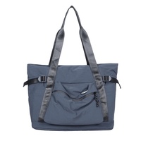 Tas Bahu Wanita Populer untuk Perjalanan, Tas Selempang Kasual Outdoor dari Bahan Nylon, Tas Bahu Perjalanan dengan Tali Lebar yang Dapat Disesuaikan