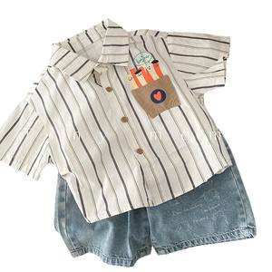 Chemise d'é<span class=keywords><strong>t</strong></span>é pour garçons 2026 Nouveaux vêtements pour enfants Haut polyvalent à manches courtes rayé Style coréen pour tout-petits Vêtements élégants - Product Image 5