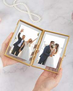 Cadre flottant triple articulé en métal doré de luxe pour 3 photos, idéal pour mariages et décoration intérieure - Product Image 6