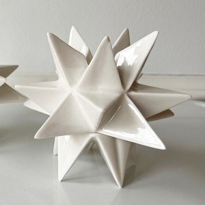 Décoration moderne personnalisée <span class=keywords><strong>en</strong></span> <span class=keywords><strong>origami</strong></span> <span class=keywords><strong>en</strong></span> porcelaine pour maison petite cible étoile conique bougeoir <span class=keywords><strong>en</strong></span> céramique starburst bougeoir - Product Image 3