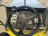 Rouleau vibratoire monocylindre BOMAG BW131ACW d'occasion, moteur diesel, pompe, 4 tonnes, rouleau avant en acier, rouleau arrière en caoutchouc, modèle 2016