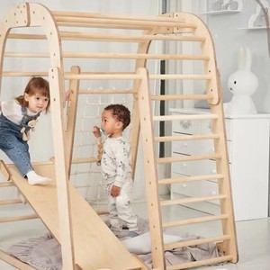 Estructura de juego interior de madera maciza para niños con tobogán y altura ajustable para niños pequeños y niños. - Product Image 1