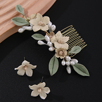 Ensemble d'accessoires de cheveux de mariée vintage bohème, peigne à fleurs en argile polymère fait main avec boucles d'oreilles assorties pour mariage