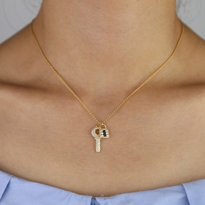 Promoción Europea EE. UU. Venta caliente Mujeres Joyería Chapado en oro Colorido Cz Lock Key Charm Collar - Product Image 3