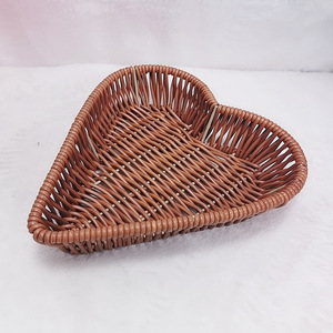Heart Shaped Wicker <b>Baskets</b> Multifunctional Food Container Kitchen Use Snack Plate - Product Image 3