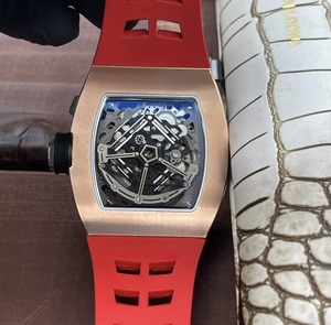 Une nouvelle texture haut de gamme tendance, un cadran unique ajouré, un tachymètre, un cadran lumineux, des aiguilles, montre de sport pour homme - Product Image 4