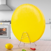 Planches à découper commerciales en plastique épaissi, colorées et superposées, de qualité alimentaire, antibactériennes et résistantes à la moisissure pour usage domestique et professionnel.