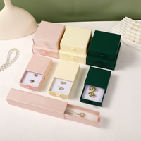 Boîte d'emballage de bijoux en carton personnalisée OEM, boîtes cadeaux, boîte à bijoux pour collier, boucles d'oreilles, bracelet, bague