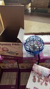 Balles Volantes LED en Promotion : Boomerang Magique Rotatif à 360° avec Mini Drones LED, Jouet Orb Volant UFO - Product Image 2