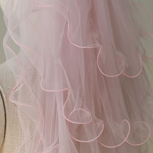 طرحة زفاف YouLaPan على الطراز الكوري رومانسية وردية قصيرة 75 سم بأربع طبقات وحواف مقطوعة لجلسات تصوير الخطوبة M149 - Product Image 4