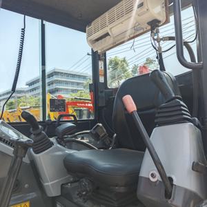 Mini-excavatrice sur chenilles Yanmar 55 d'occasion, modèle 2022, hydraulique, avec moteur et pompe - Product Image 6