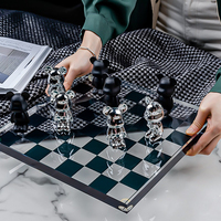 Vente en gros usine : Ensemble de jeu d'échecs en cristal artisanal pour décoration de table et de maison, avec pièces d'échecs en résine amovibles en forme d'ours, ornement de bureau
