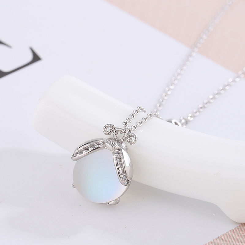 Fashion Collar Firefly Pendant Necklace Ins
